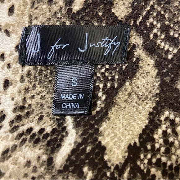 Snake Print Top - Picture 2 of 6